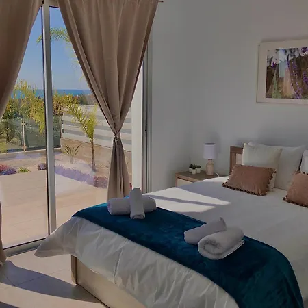 Sophia's Seaview Luxury וילה פאפוס