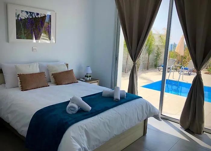 Sophia's Seaview Luxury