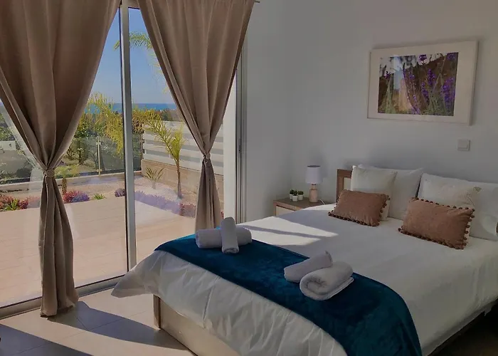 Sophia's Seaview Luxury